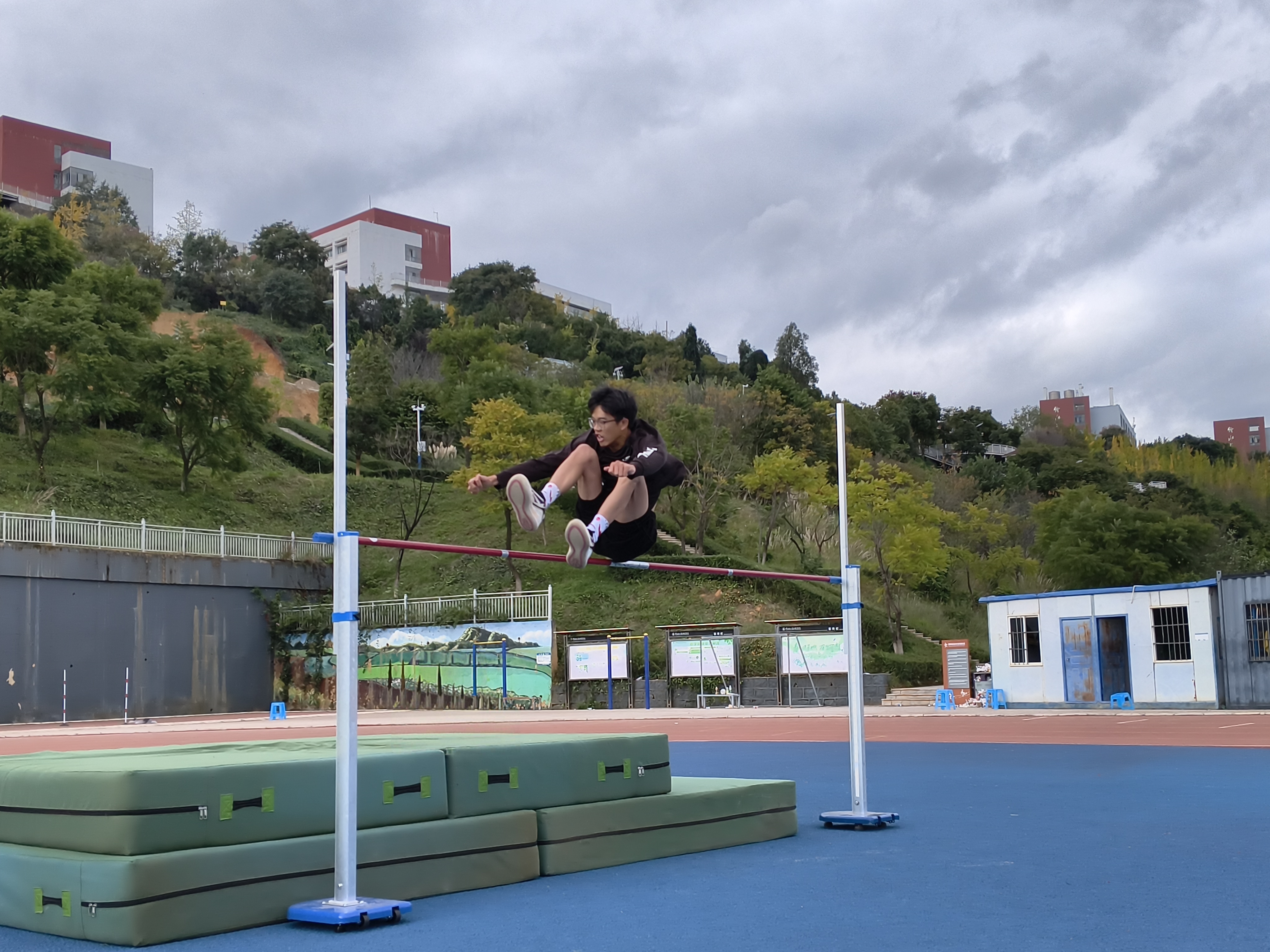 跳高3.jpg